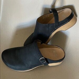 Dansko Berry Merrin sling back Black leather Women's strap mule clog eu42 us10.5